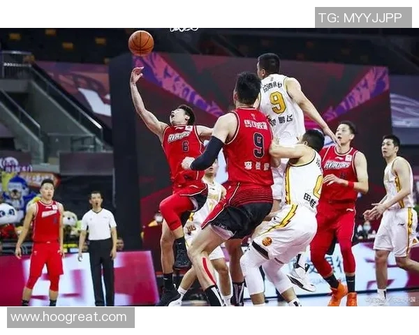 广州篮球队在挑战赛中以64分稳居积分榜首位，展现强劲实力